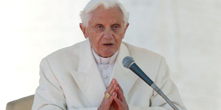 Bento 16 é criticado em relatório de abusos sexuais cometidos por sacerdotes