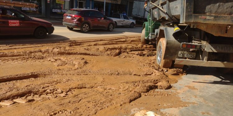 Equipes da SMI estão nas ruas fazendo limpeza e manutenção após as chuvas de quarta-feira