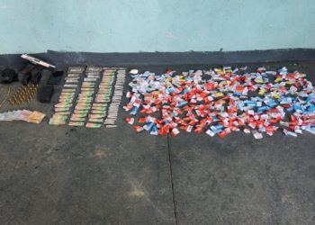 Operação da PM no Belmonte tem dois presos, arma e cerca de 400 pinos de cocaína