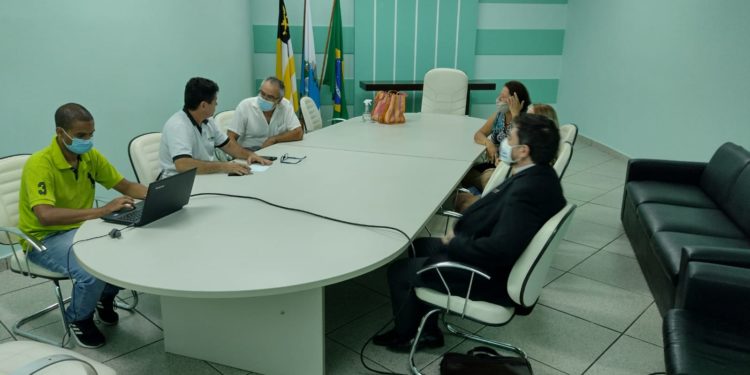 Sidney Dinho se reúne com representantes de bairros e da Igreja Católica