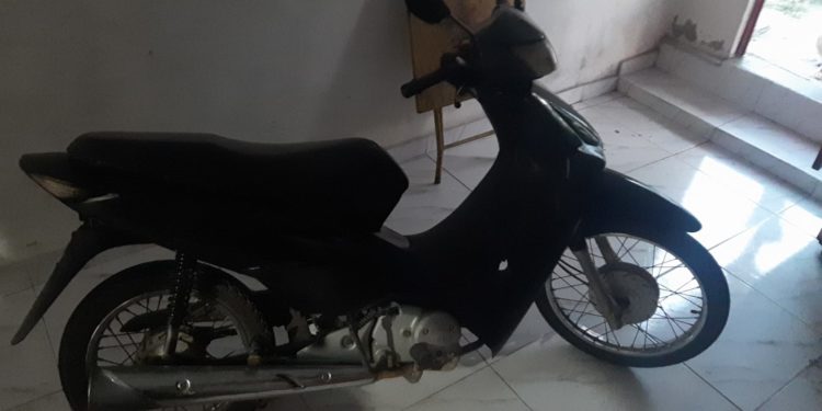 PM recupera moto roubada em Resende