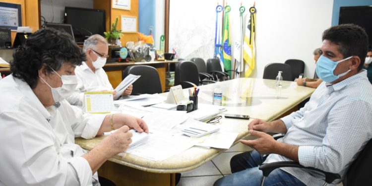 Dinho e Neto conversam sobre o futuro de Volta Redonda