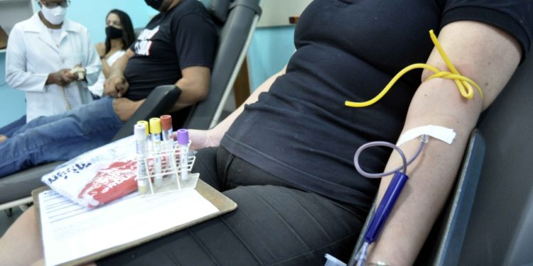 Campanha ‘Calouros Sangue Bom’ chega ao Hemonúcleo de Barra Mansa