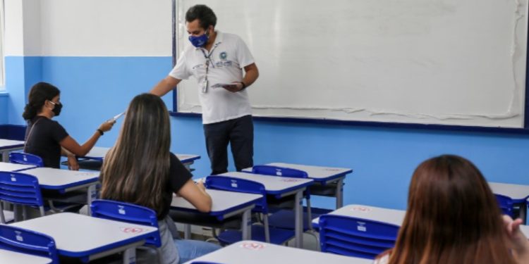 Cecierj abre mais de 5 mil vagas para Formação Continuada de Professores