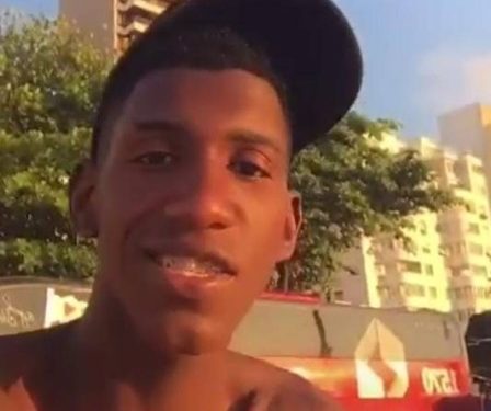 Brincadeira de mau gosto: jovens simulam gravação de assalto em Copa e vão parar na delegacia