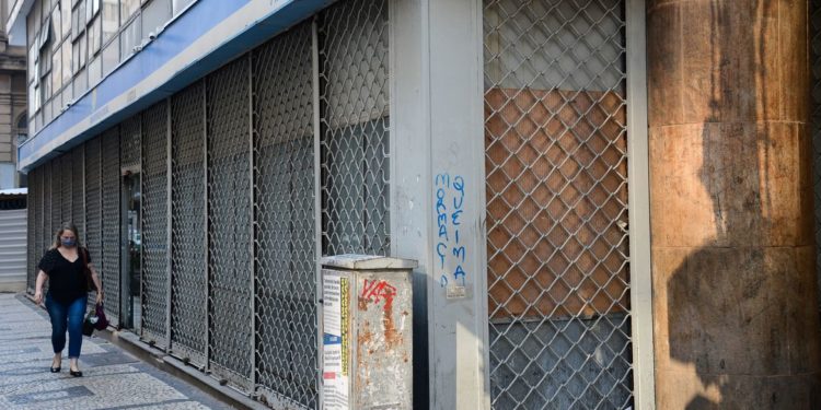INSS suspende temporariamente perícias médicas