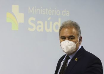 Governo discute se isolamento de assintomáticos com covid pode ser reduzido para 5 dias