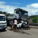 Carreta atinge dois carros e um caminhão na Dutra em Barra Mansa. Veja o vídeo