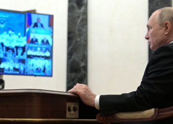 Rússia reconhece independência de territórios separatistas na Ucrânia