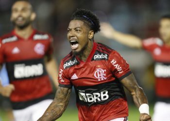 Marinho marca na estreia e Flamengo bate Boavista por 3 a 0