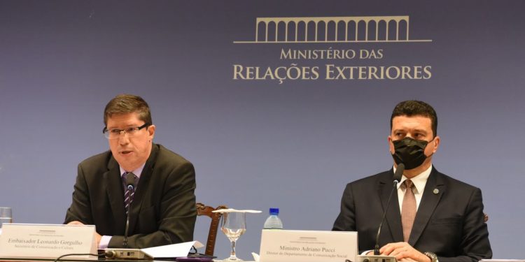 Itamaraty prepara retirada de brasileiros que estão na Ucrânia
