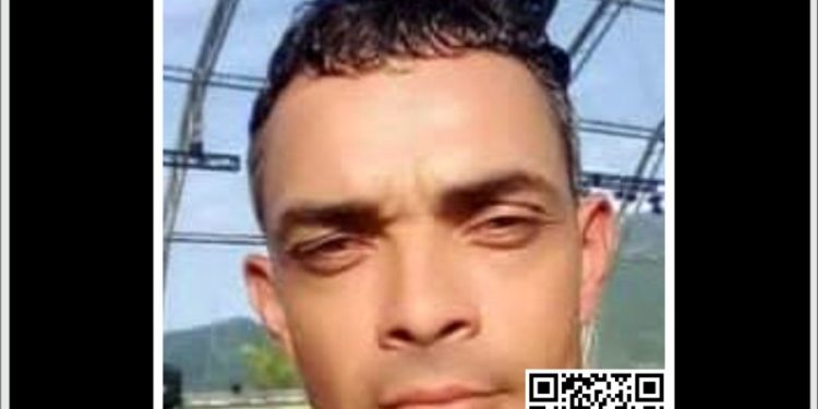 Angra dos Reis: matou a esposa na frente do bebê de dois meses e está foragido. Disque Denúncia pede sua ajuda