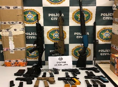 Polícia Civil apreende carga de armamento no Aeroporto Internacional