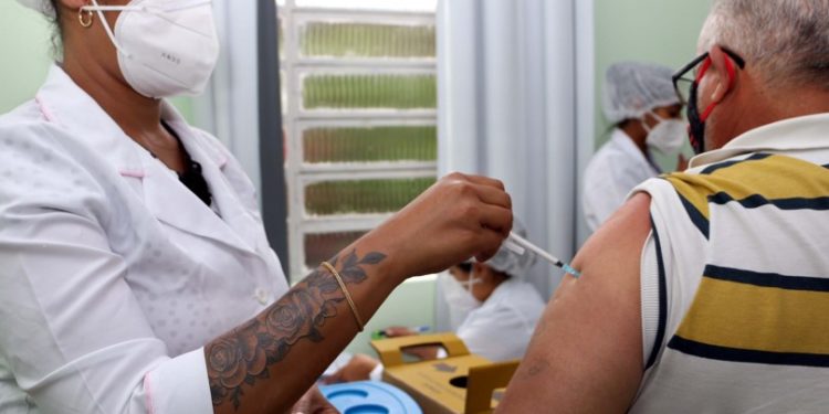 Barra Mansa segue com a vacinação contra Covid-19 em crianças, jovens e adultos