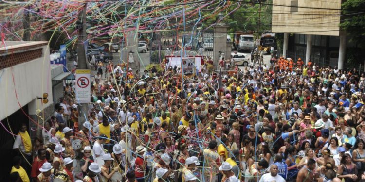 Carnaval: sem poder desfilar, blocos farão festas privadas no Rio