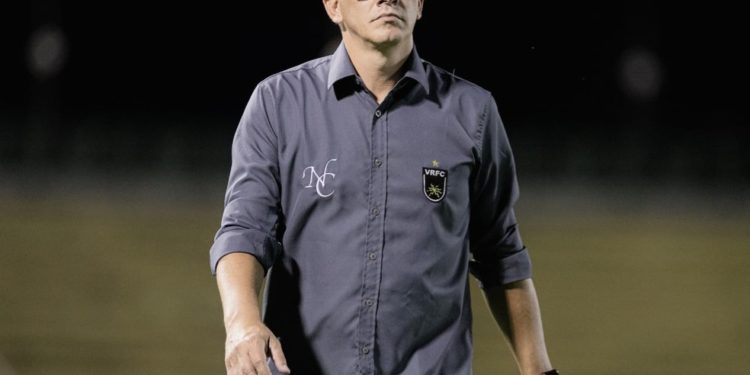 Neto Colucci deixa o comando do Voltaço