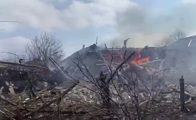 Ucrânia: combate se alastra nos arredores de Kiev