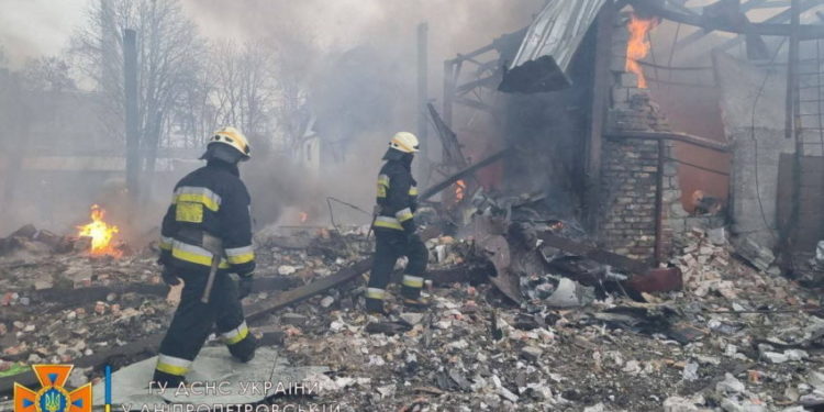 Rússia bombardeia cidades ucranianas de Dnipro e Lutsk