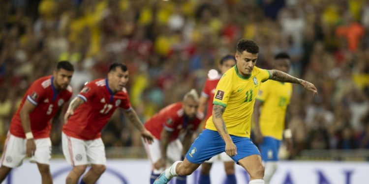 Brasil bate o Chile no Maracanã e segue invicto