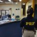PRF detém casal com máquinas, cartões de crédito e drogas na Dutra