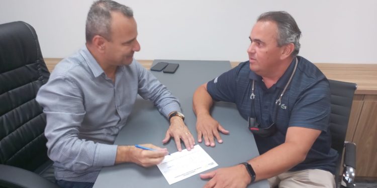Guto Nader se filia ao União Brasil e partido o lança pré-candidato à deputado estadual