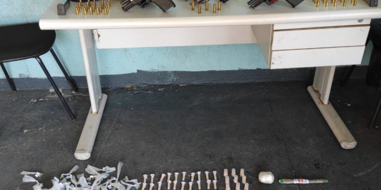 PM cerca traficantes do Padre Josimo, prende um e apreende armas, drogas e munição