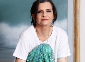 Marina Lima volta aos palcos com novo show no Sesc Barra Mansa
