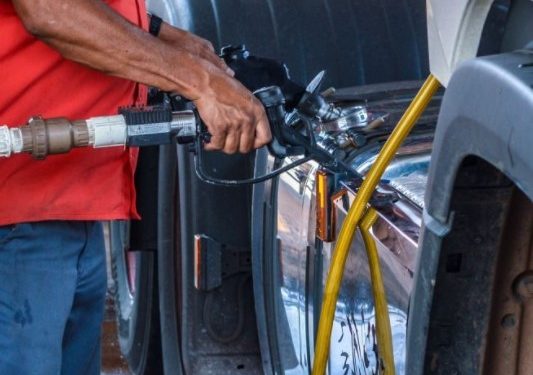 Confaz fixa ICMS do diesel e prorroga congelamento sobre gasolina