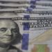 Dólar fecha abaixo de R$ 5 pela primeira vez desde junho de 2021