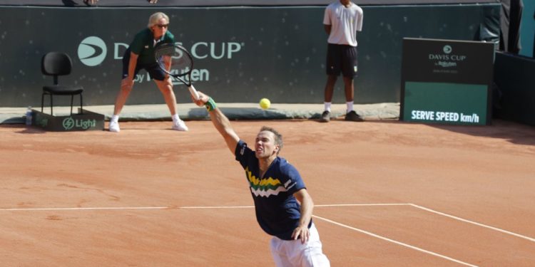Brasil perde nas duplas e busca virada para avançar na Copa Davis
