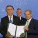 Bolsonaro assina decreto para reduzir IOF sobre câmbio