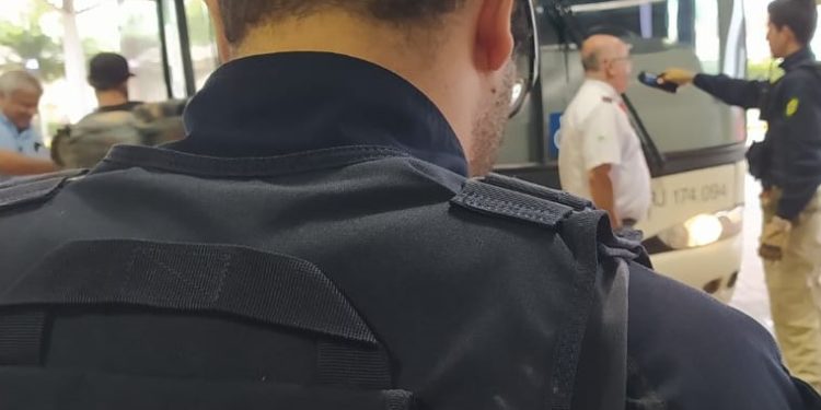 PRF faz ação preventiva em Resende