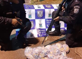 PM prende motorista de aplicativo com 2,5 kg de cocaína em Piraí
