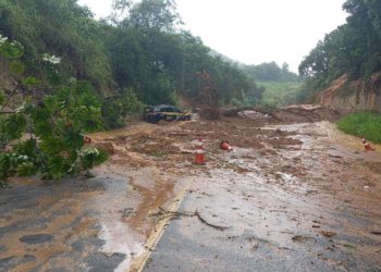 Rio x Santos permanece interrompida em 10 pontos entre Paraty e Mangaratiba