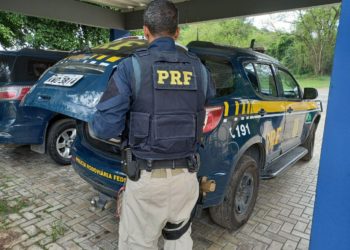 Acusado de homicídio preso na BR-393 tenta subornar federais com R$ 30 mil