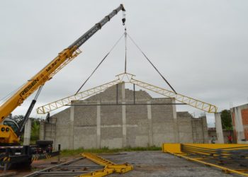 Construção de quadra no Parque Mariana entra na fase do telhado