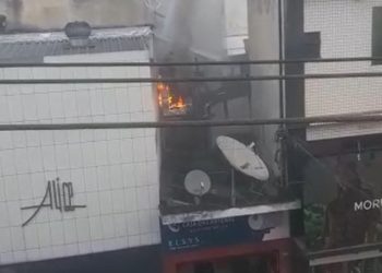 Restaurante tem princípio de incêndio no Centro de Barra Mansa. Veja as imagens