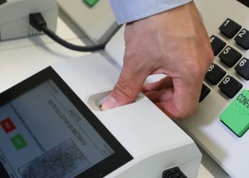 Seis governadores deixam cargos para disputar eleições de outubro