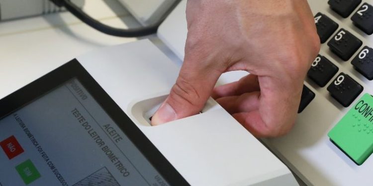 Seis governadores deixam cargos para disputar eleições de outubro