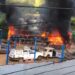Vídeo: incêndio atinge ônibus em oficina na Vista Alegre
