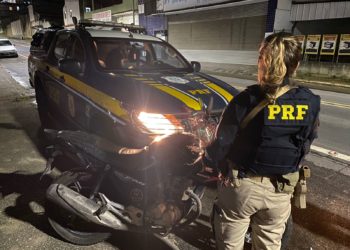 Dois homens são detidos pela PRF com motocicleta adulterada em Piraí