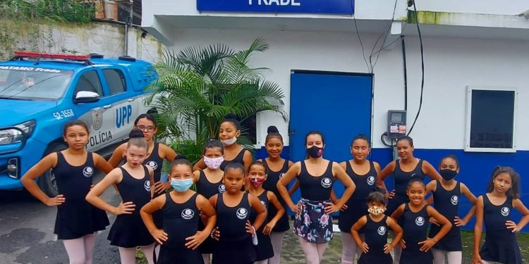 Bailarinas do Projeto Social UPP Frade viralizam na internet