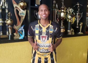 Volta Redonda anuncia o lateral-direito Wellington Silva
