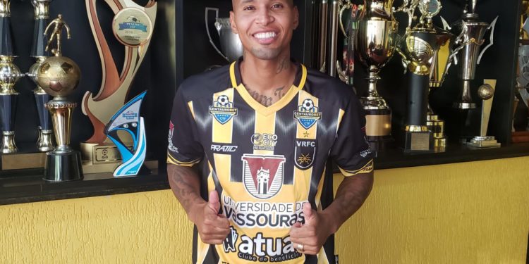 Volta Redonda anuncia o lateral-direito Wellington Silva