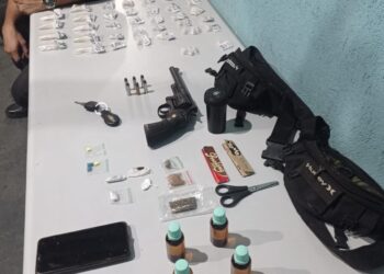 Homens são presos com arma, ecstasy e haxixe em Volta Redonda