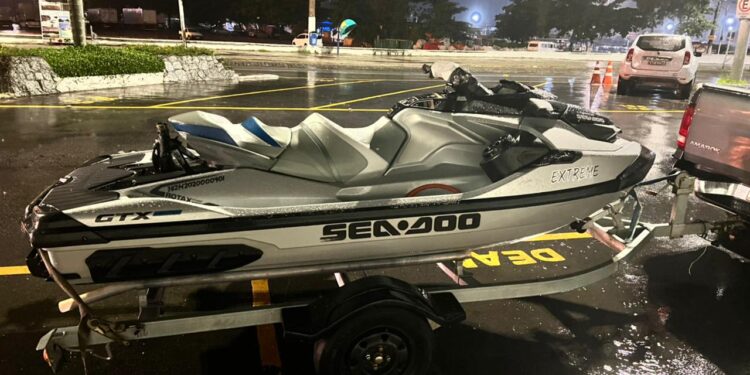 Dupla que furtava de jet skis é presa em flagrante em Angra dos Reis