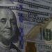 Dólar cai pela terceira vez seguida e fecha em R$ 4,67