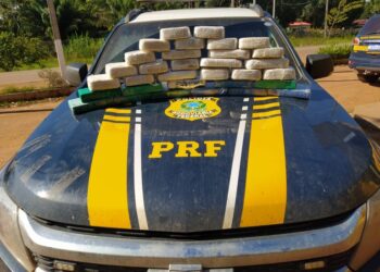 PRF localiza 33kg de cocaína escondidas no interior de um veículo