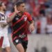 Athletico-PR bate o Flamengo com gol do uruguaio Terans