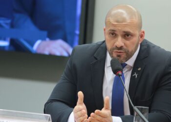 Bolsonaro concede indulto a deputado federal Daniel Silveira